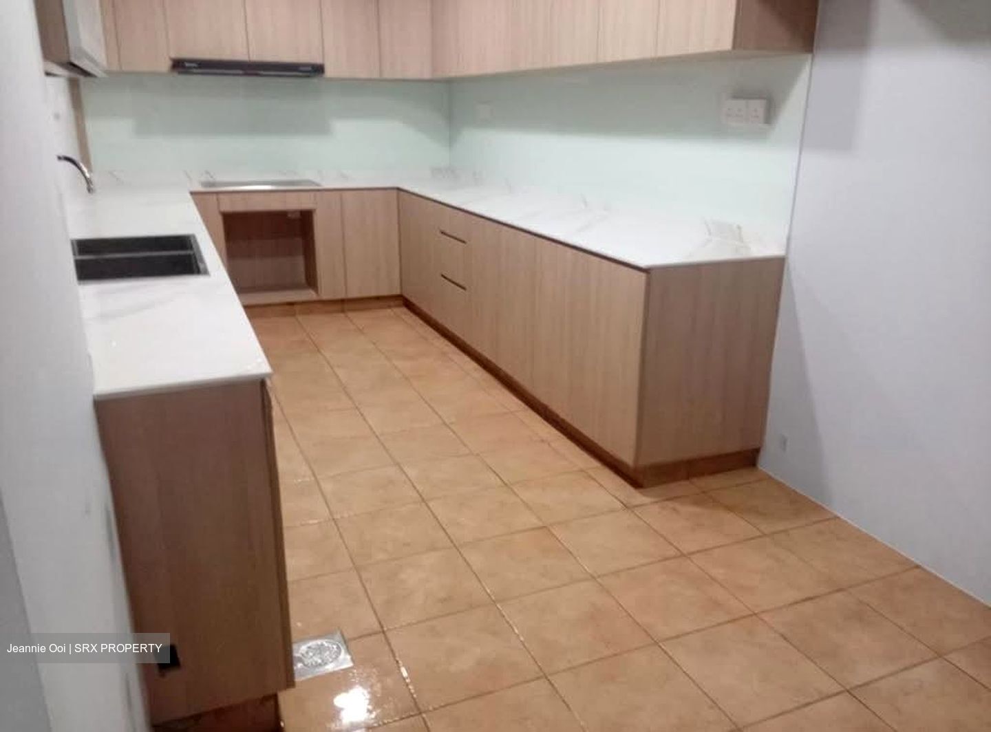 UE Square (D9), Apartment #582933131